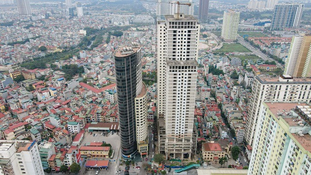 Tòa nhà cao cấp 39 tầng giữa ‘đất vàng’ Thủ đô bỏ hoang sau hơn 15 năm xây dựng, hàng trăm khách hàng bức xúc, khiếu kiện- Ảnh 1.